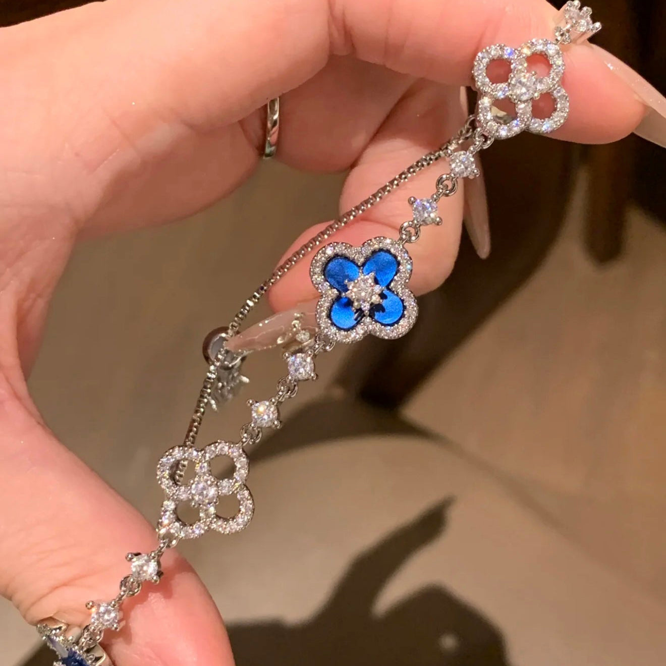 ¡®Imperial¡¯CLOVER 5 MOTIF PINK BLUE RED WHITE BRACELET