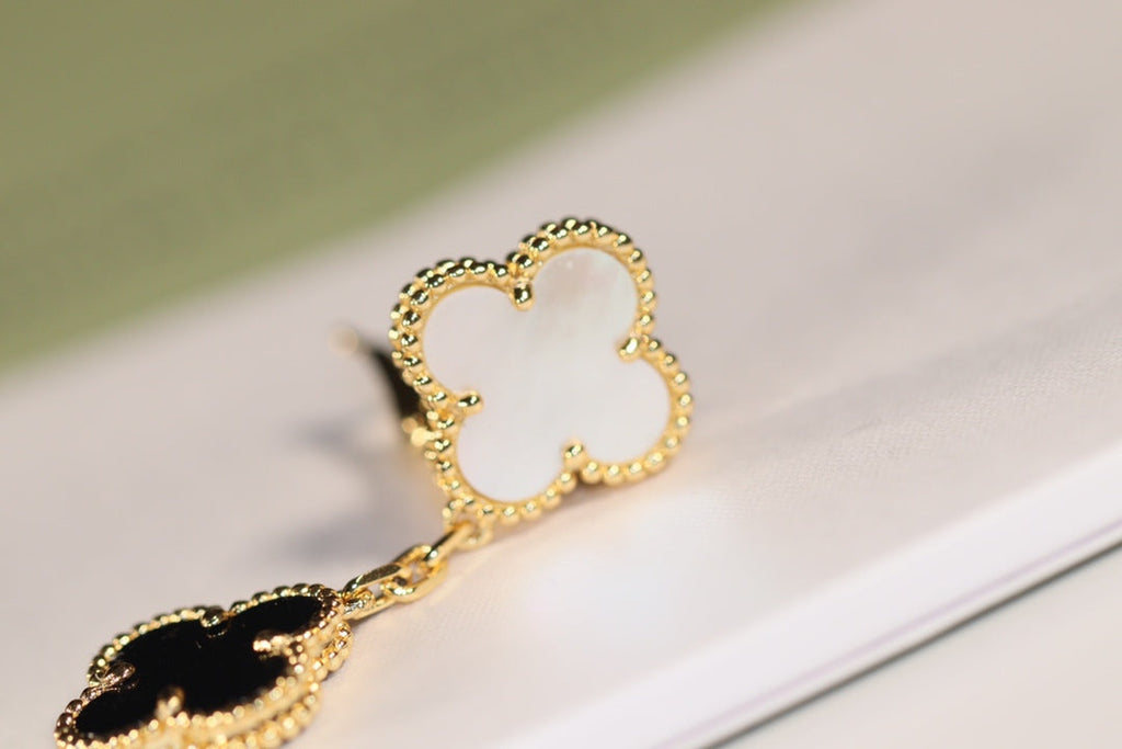 ¡®Imperial¡¯CLOVER EARRINGS GOLD ONYX MOP 3 MOTIF