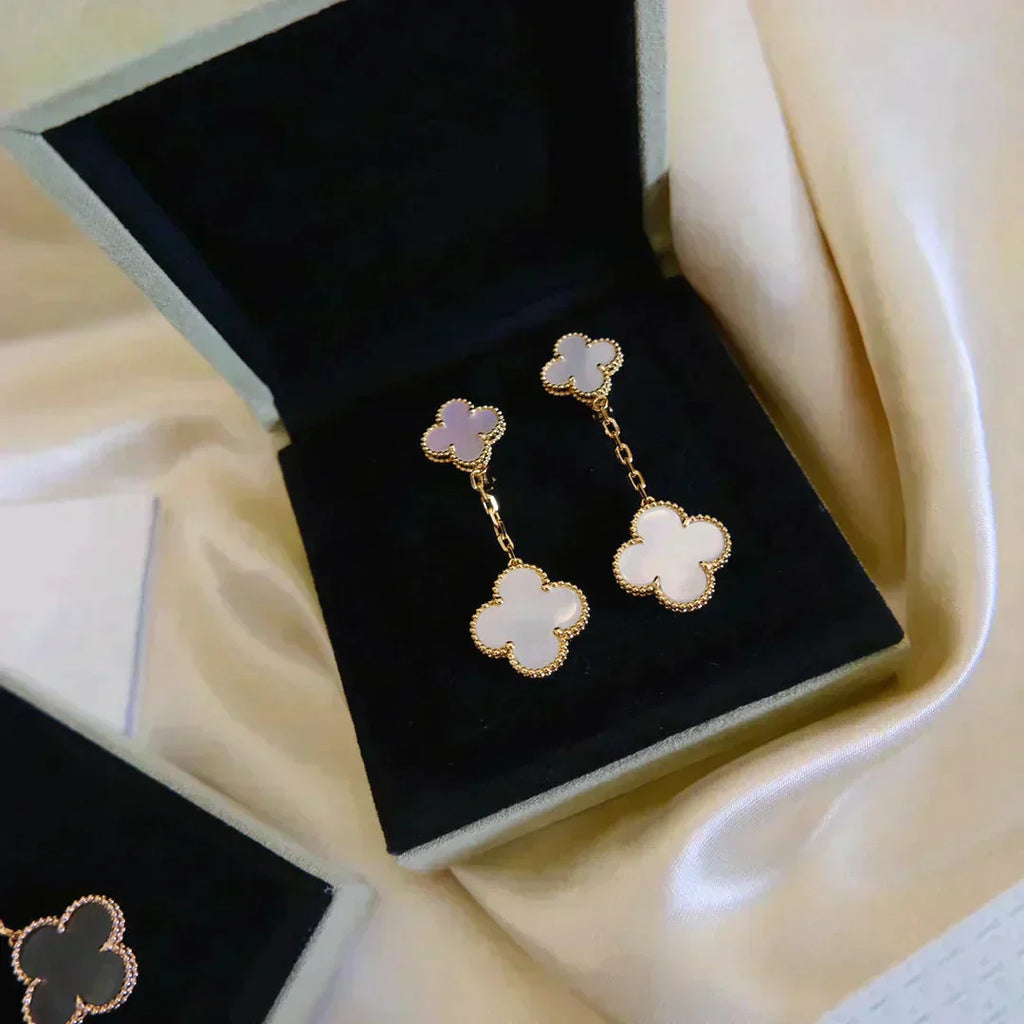 ¡®Imperial¡¯CLOVER 2 MOTIF WHITE MOP EARRINGS
