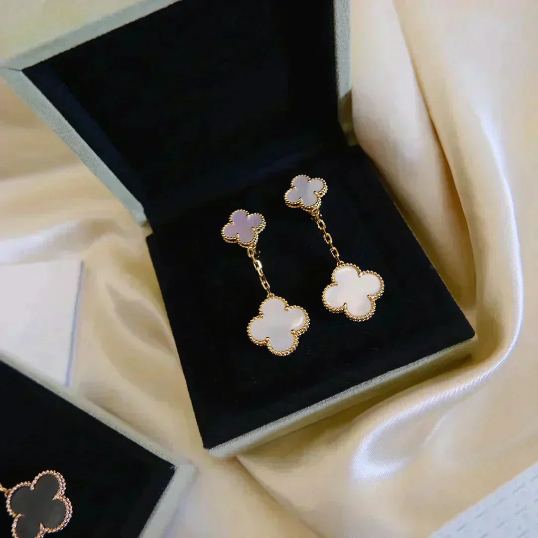 ¡®Imperial¡¯CLOVER 2 MOTIF WHITE MOP EARRINGS