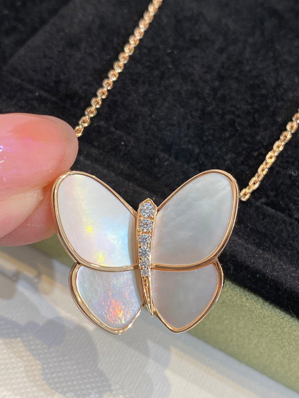¡®Imperial¡¯BUTTERFLY GOLD MOP DIAMOND NECKLACE