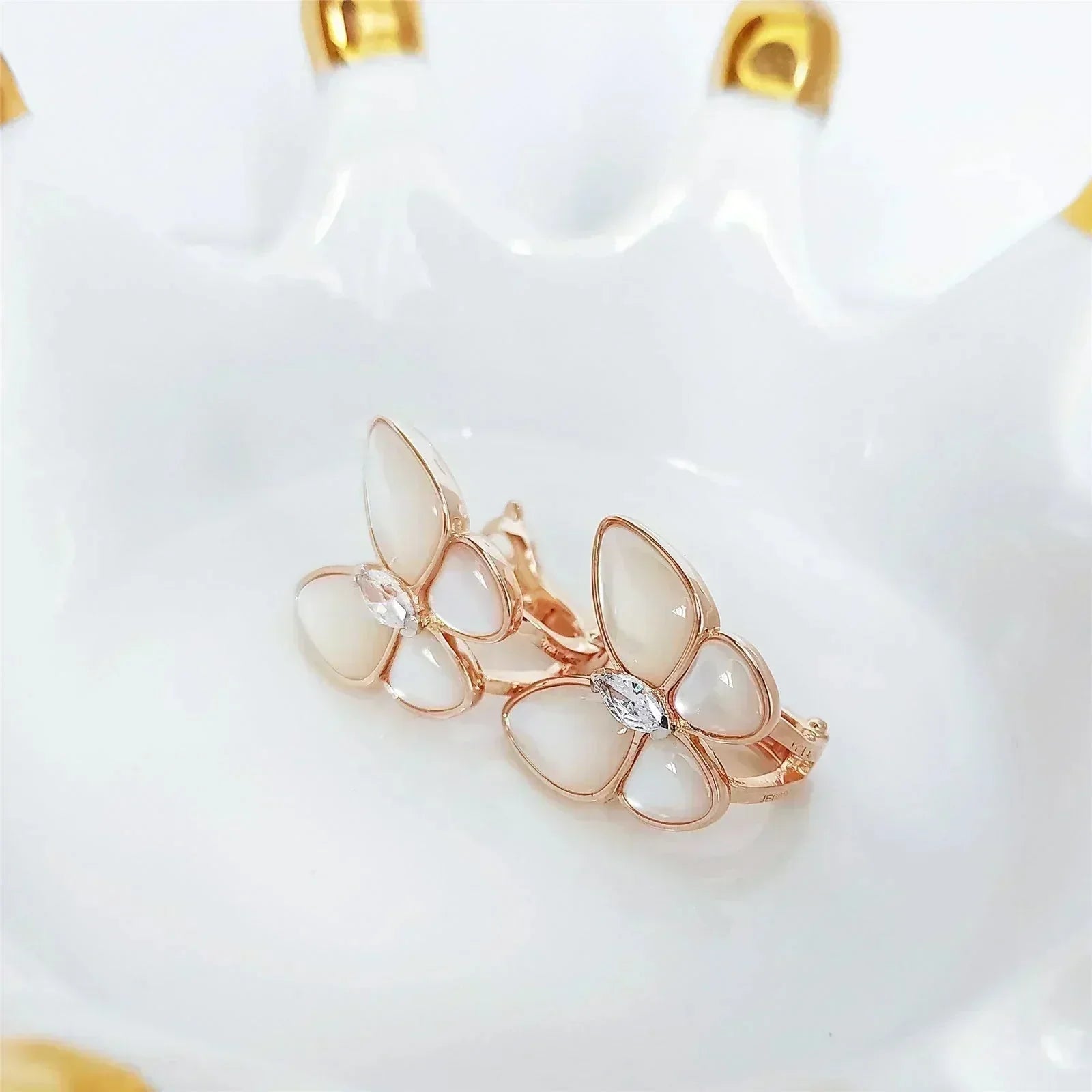 ¡®Imperial¡¯BUTTERFLY MOP DIAMOND EARRINGS