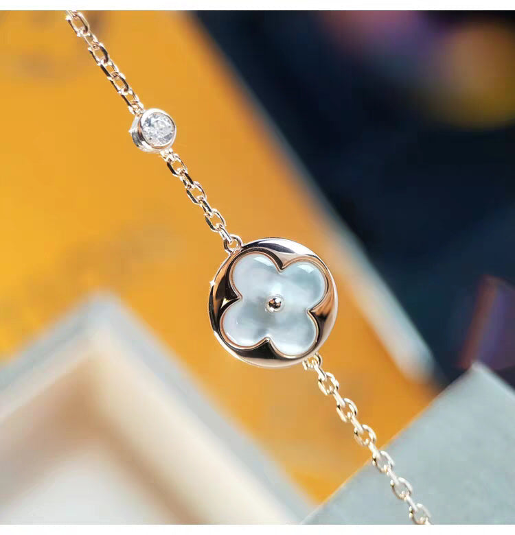 ¡®Imperial¡¯SUN MOP GOLD 1 DIAMOND NECKLACE