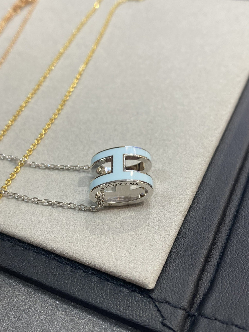 ¡®Imperial¡¯POP H LIGHT BLUE NECKLACE
