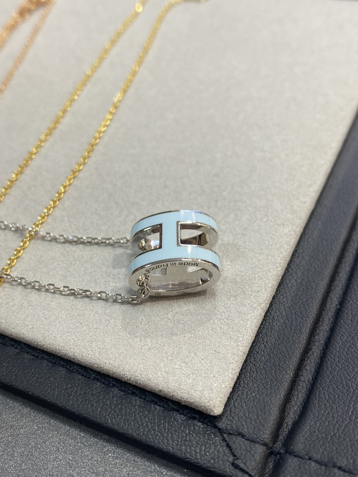 ¡®Imperial¡¯POP H LIGHT BLUE NECKLACE