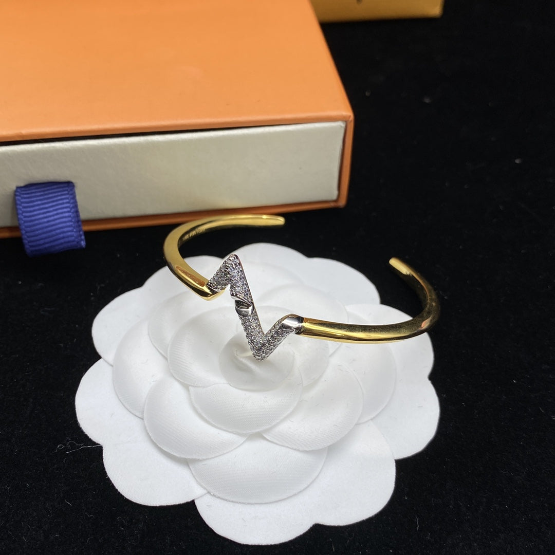 ¡®Imperial¡¯VOLTE UPSITE DOWN DIAMOND GOLD OPEN BRACELET