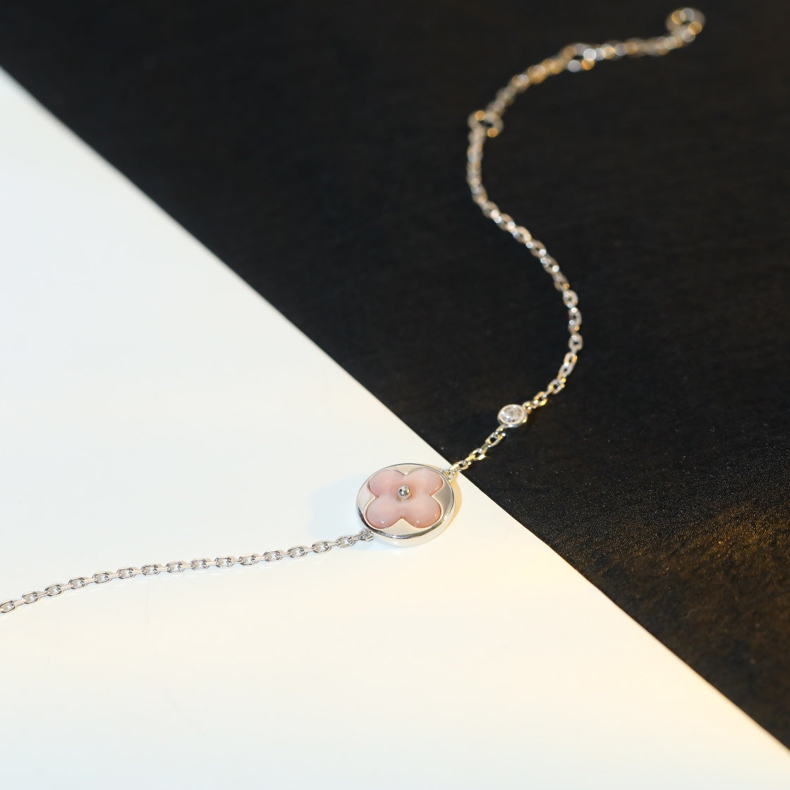 ¡®Imperial¡¯SUN MOTIF PINK MOP SILVER BRACELET