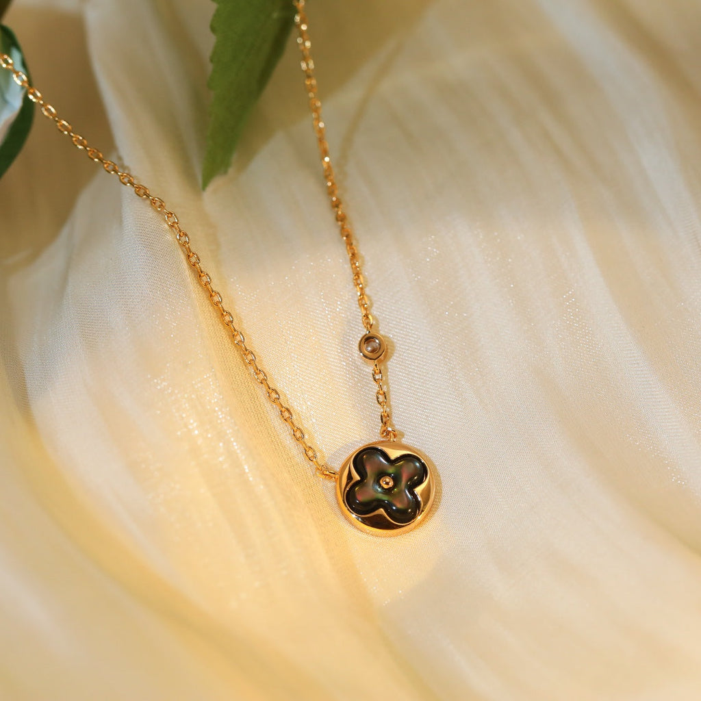 ¡®Imperial¡¯SUN PEDANT PINK GOLD 1 DIAMOND NECKLACE