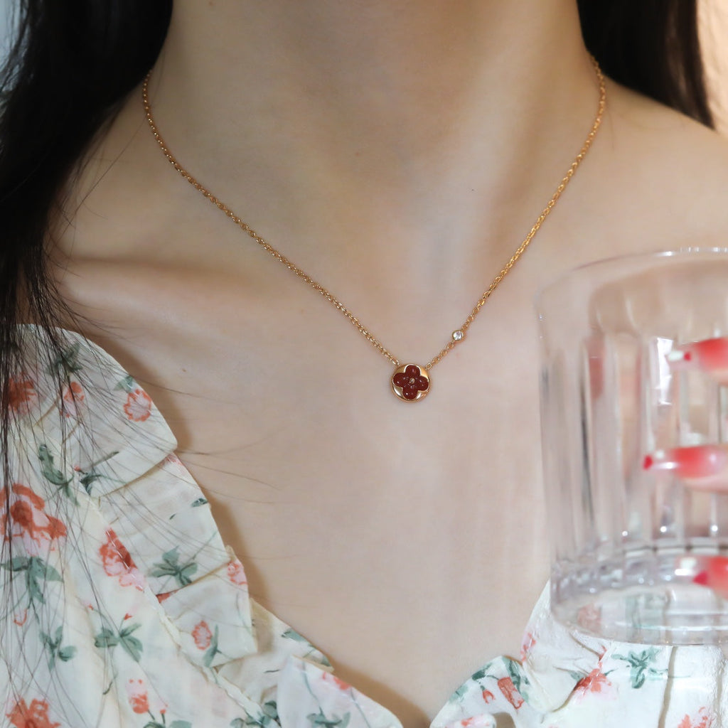 ¡®Imperial¡¯SUN PEDANT PINK GOLD 1 DIAMOND NECKLACE