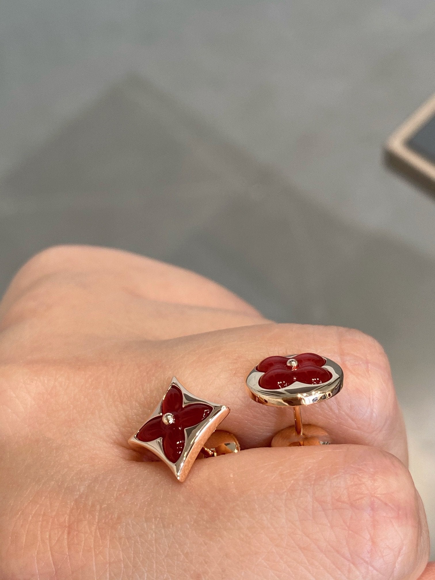 ¡®Imperial¡¯STAR AND SUN PINK GOLD CARNELIAN STUD EARRINGS