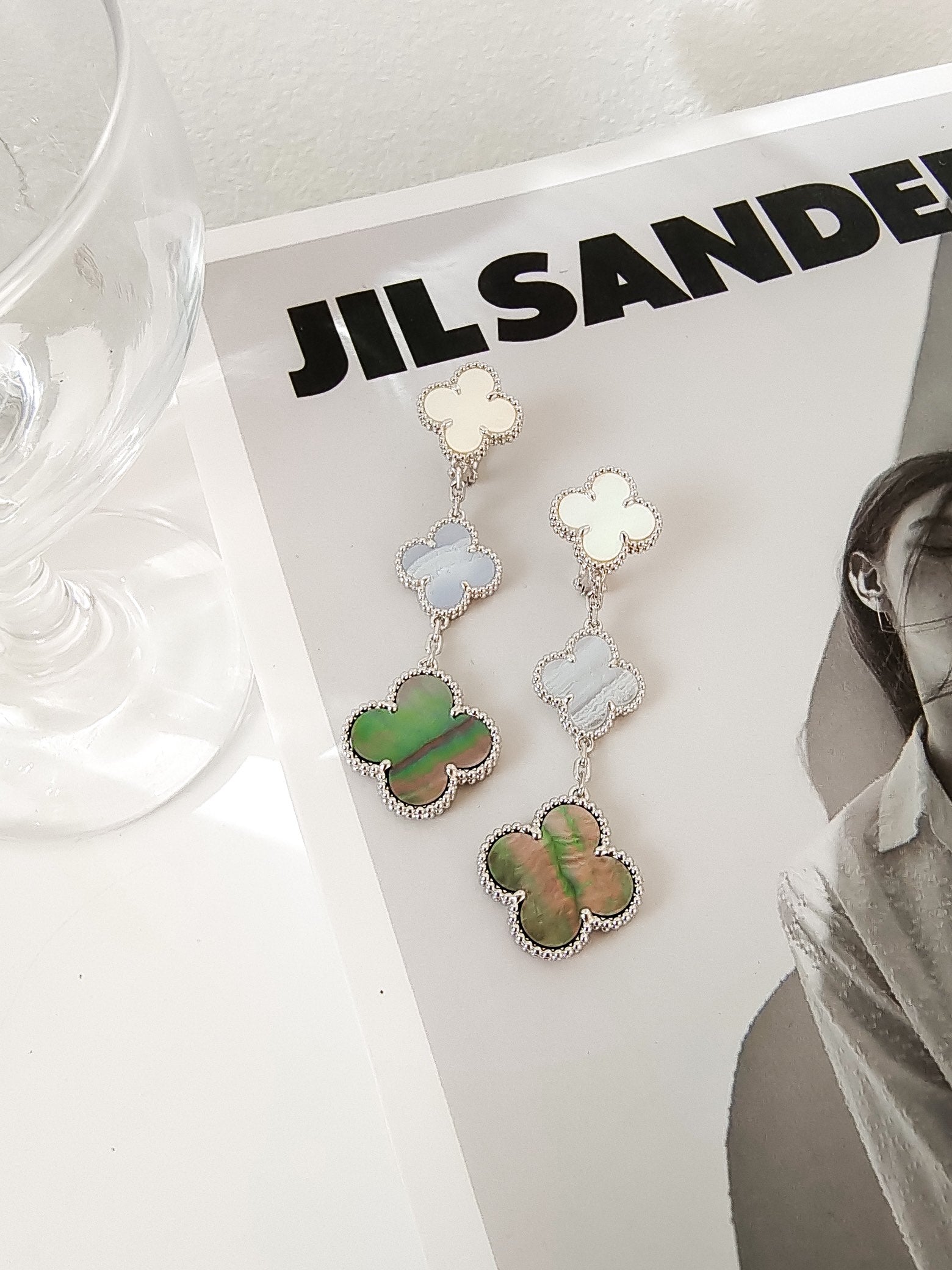 ¡®Imperial¡¯CLOVER 3 MOTIFS CHALCEDONY DARK MOP SILVER EARRINGS