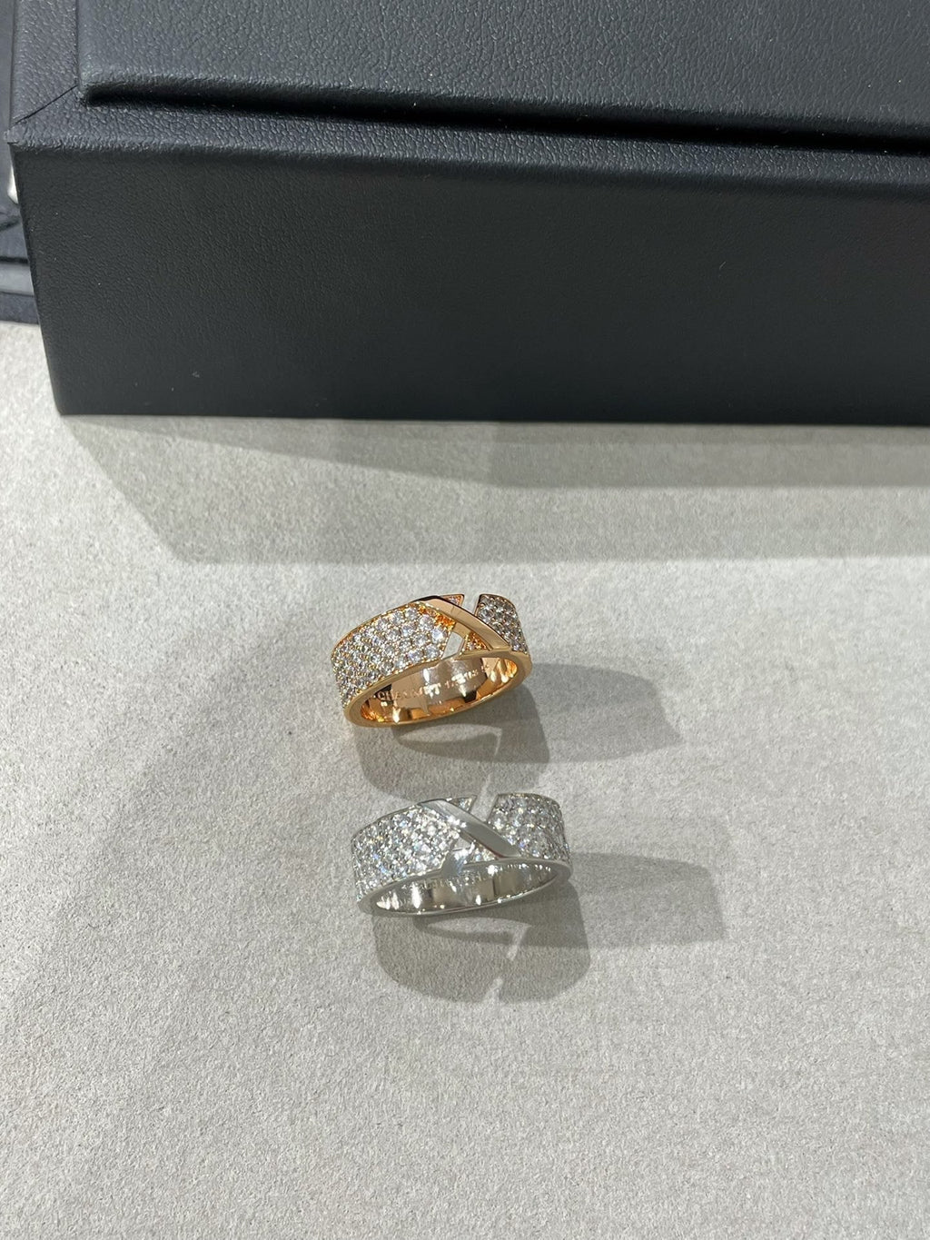 ¡®Imperial¡¯LIENS EVIDENCE  DIAMOND PAVED RING