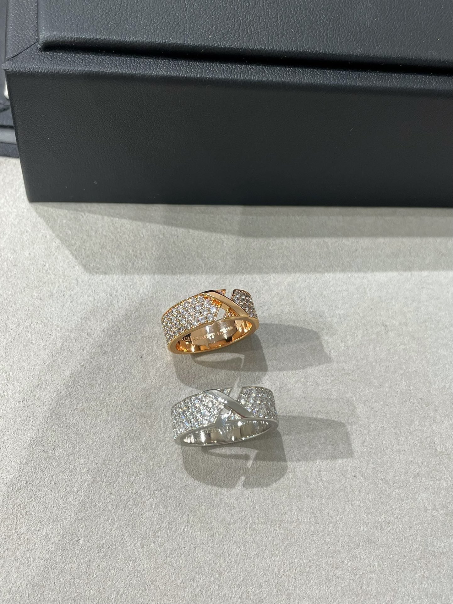 ¡®Imperial¡¯LIENS EVIDENCE  DIAMOND PAVED RING