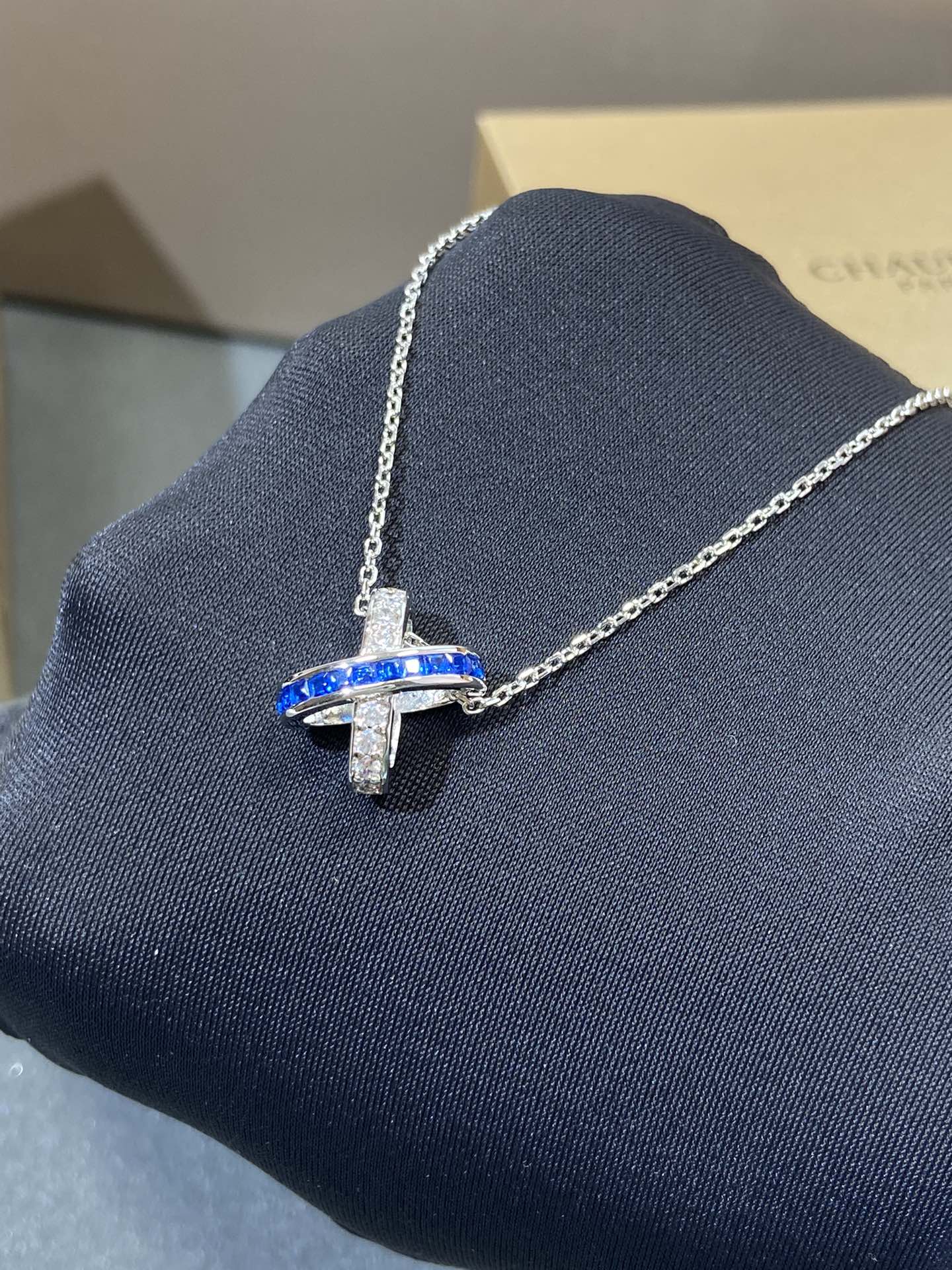 ¡®Imperial¡¯LIENS DIAMOND SILVER NECKLACE