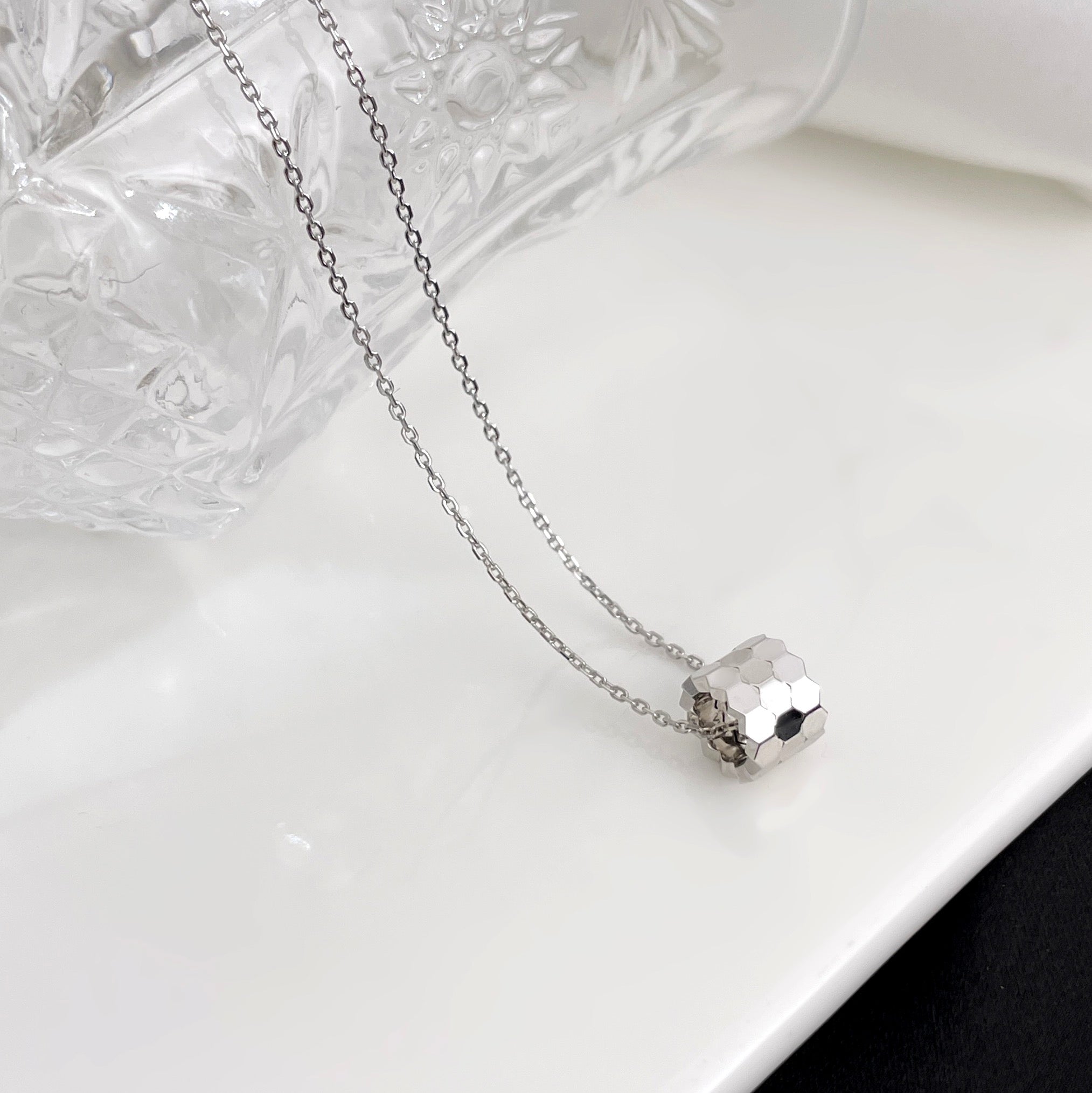 ¡®Imperial¡¯BEE MINI NECKLACE