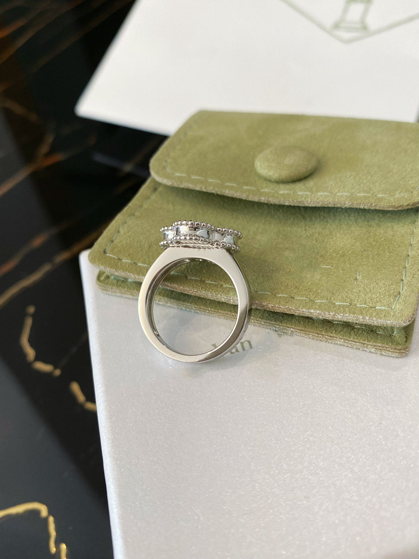 ¡®Imperial¡¯CLOVER SILVER RING