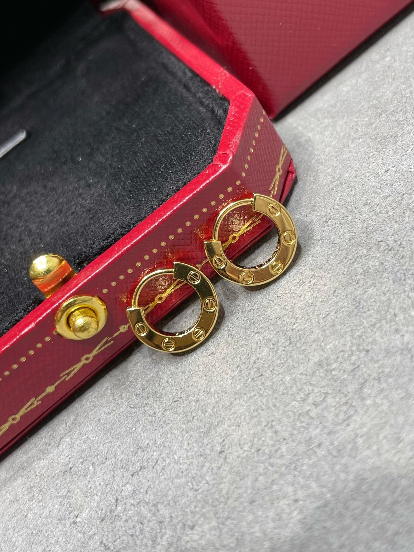¡®Imperial¡¯LOVE MINI EARRINGS