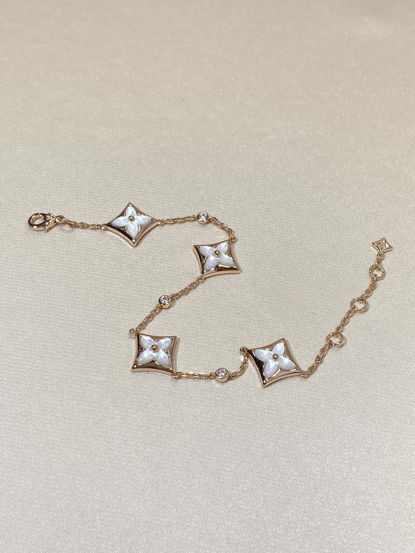 ¡®Imperial¡¯STAR 4 MOTIF MOP DIAMOND PINK GOLD BRACELET