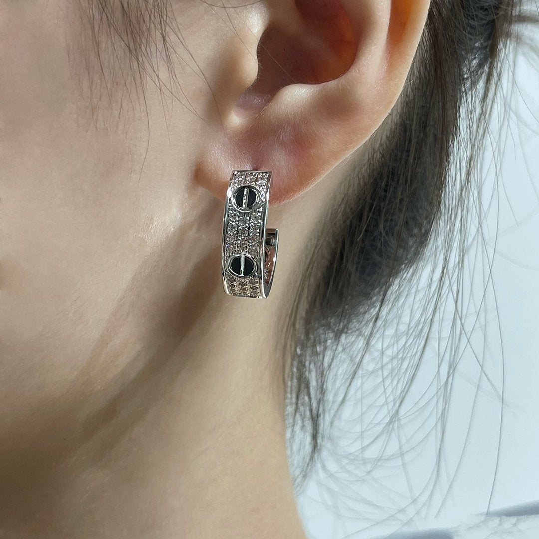 ¡®Imperial¡¯LOVE CERAMIC DIAMOND PAVED SILVER EARRINGS