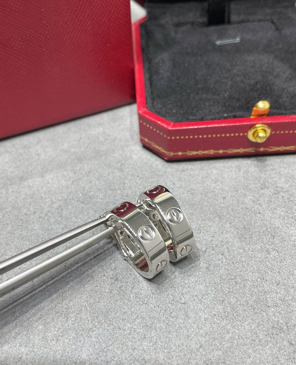 ¡®Imperial¡¯LOVE 5.5MM EARRINGS