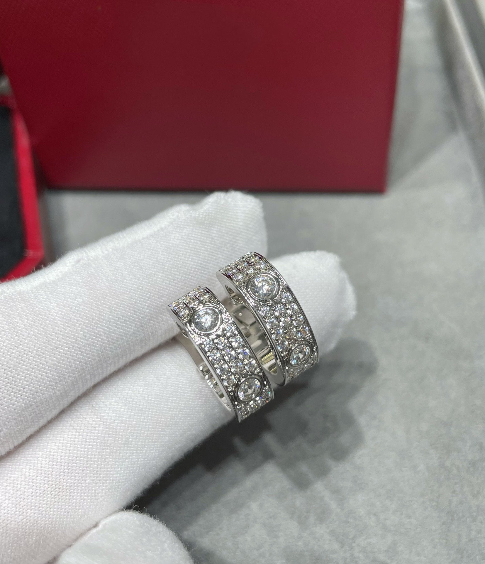 ¡®Imperial¡¯LOVE 5.5MM DIAMOND PAVED EARRINGS