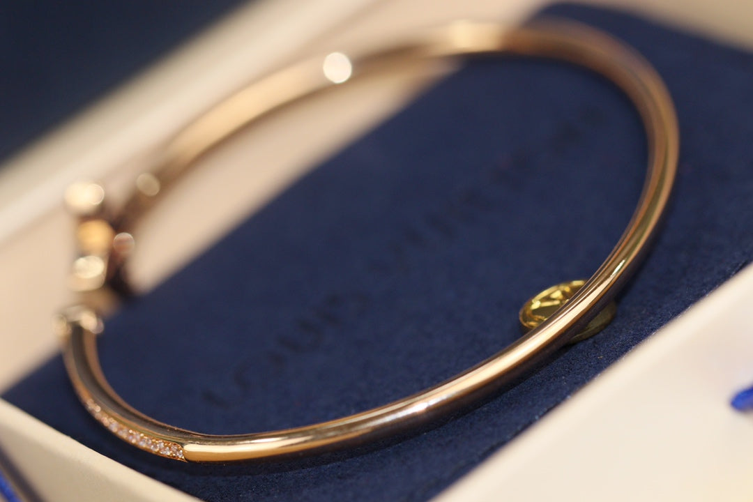 ¡®Imperial¡¯IDYLLE PINK GOLD OPEN BRACELET DIAMOND PAVED