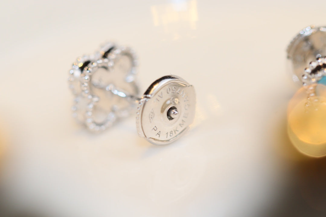 ¡®Imperial¡¯CLOVER MINI TURQUOISE SILVER STUD EARRINGS