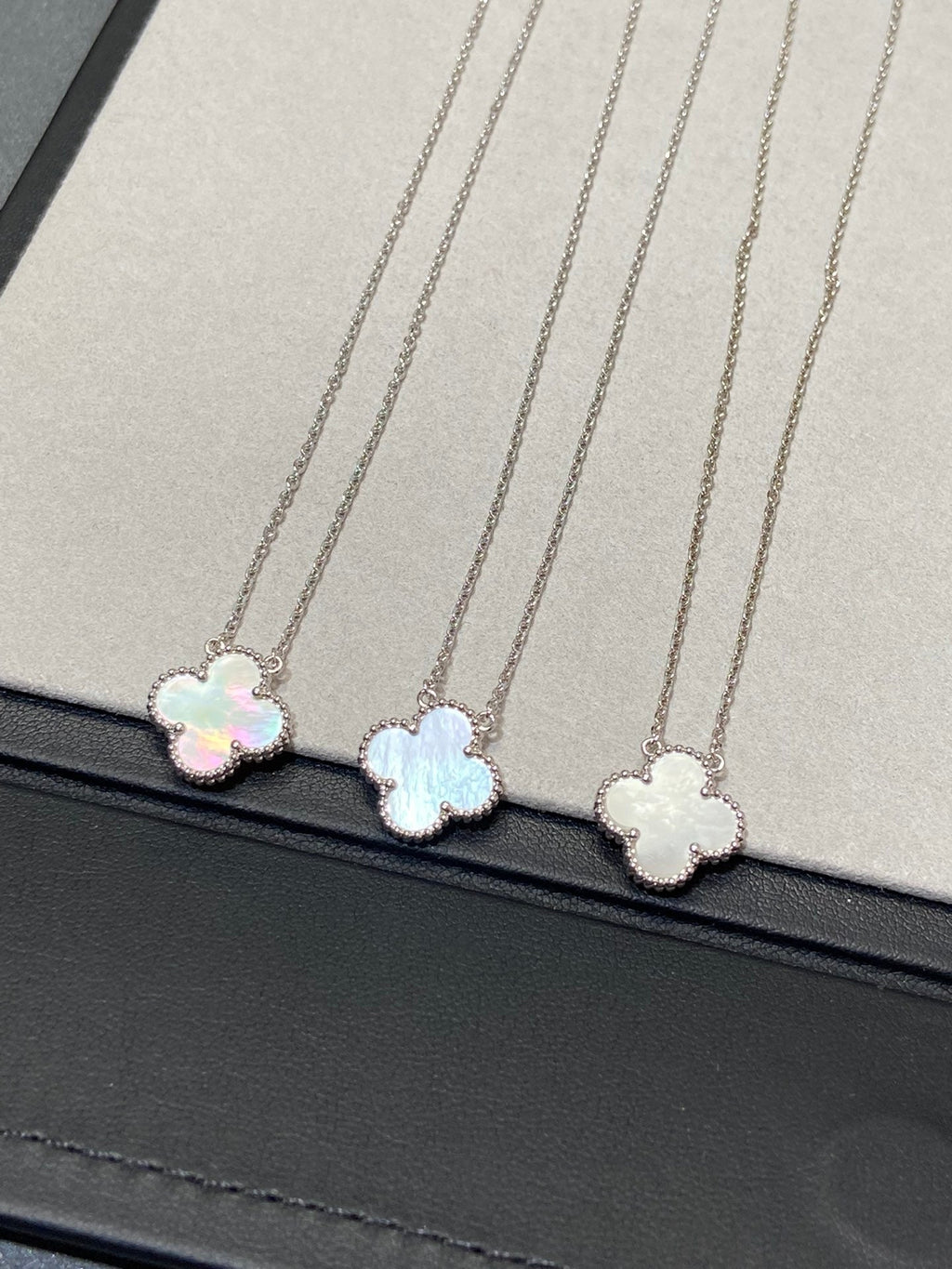 ¡®Imperial¡¯CLOVER MEDIUM SILVER WHITE MOP NECKLACE