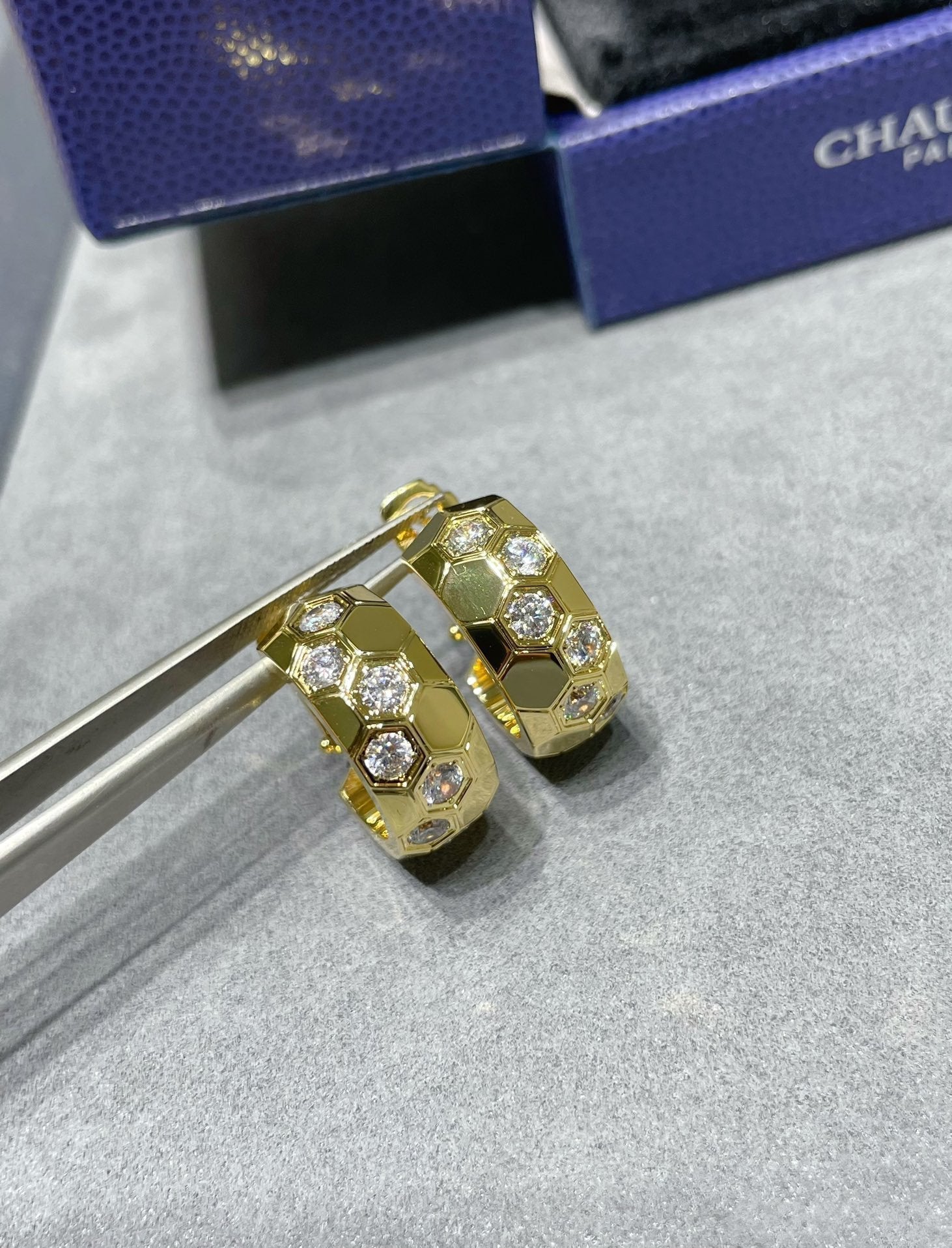 ¡®Imperial¡¯BEE LOVE DIAMOND HOOP EARRINGS