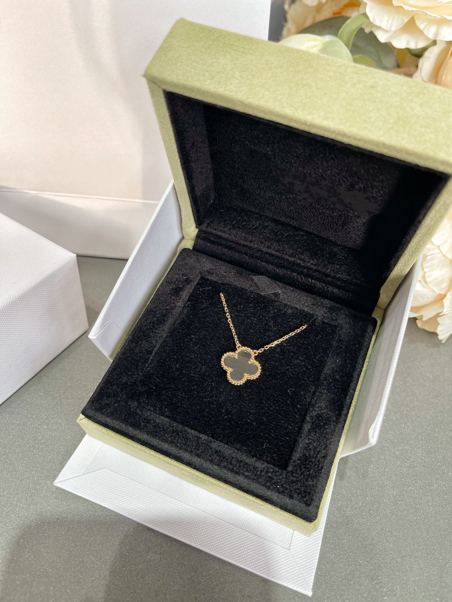 ¡®Imperial¡¯CLOVER ROCK CRYSTAL ROSE GOLD NECKLACE