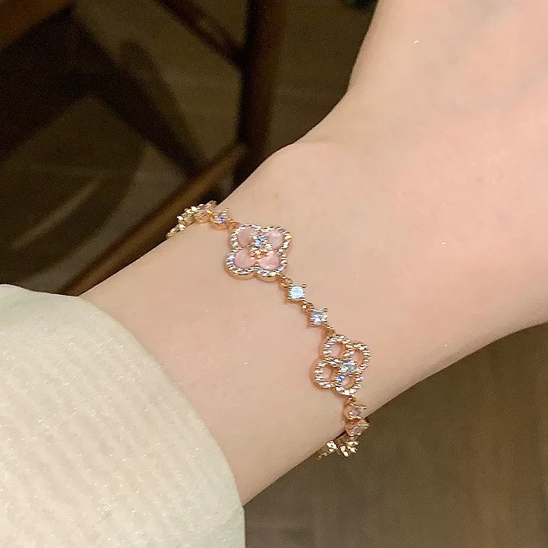 ¡®Imperial¡¯CLOVER 5 MOTIF PINK BLUE RED WHITE BRACELET