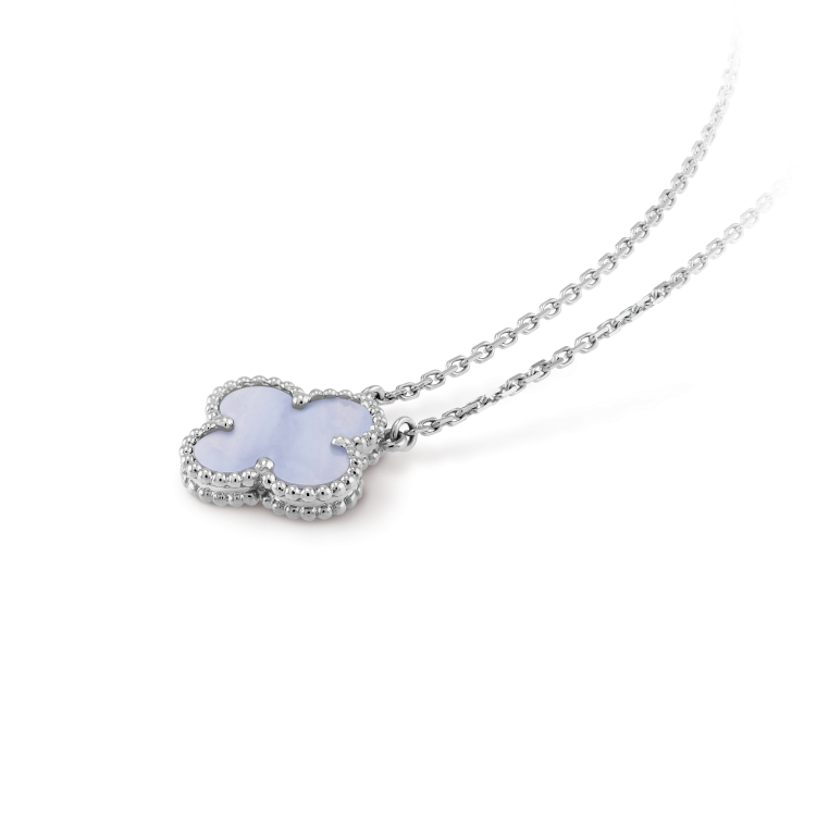 ¡®Imperial¡¯CLOVER 15MM BLUE CHALCEDONY NECKLACE SILVER