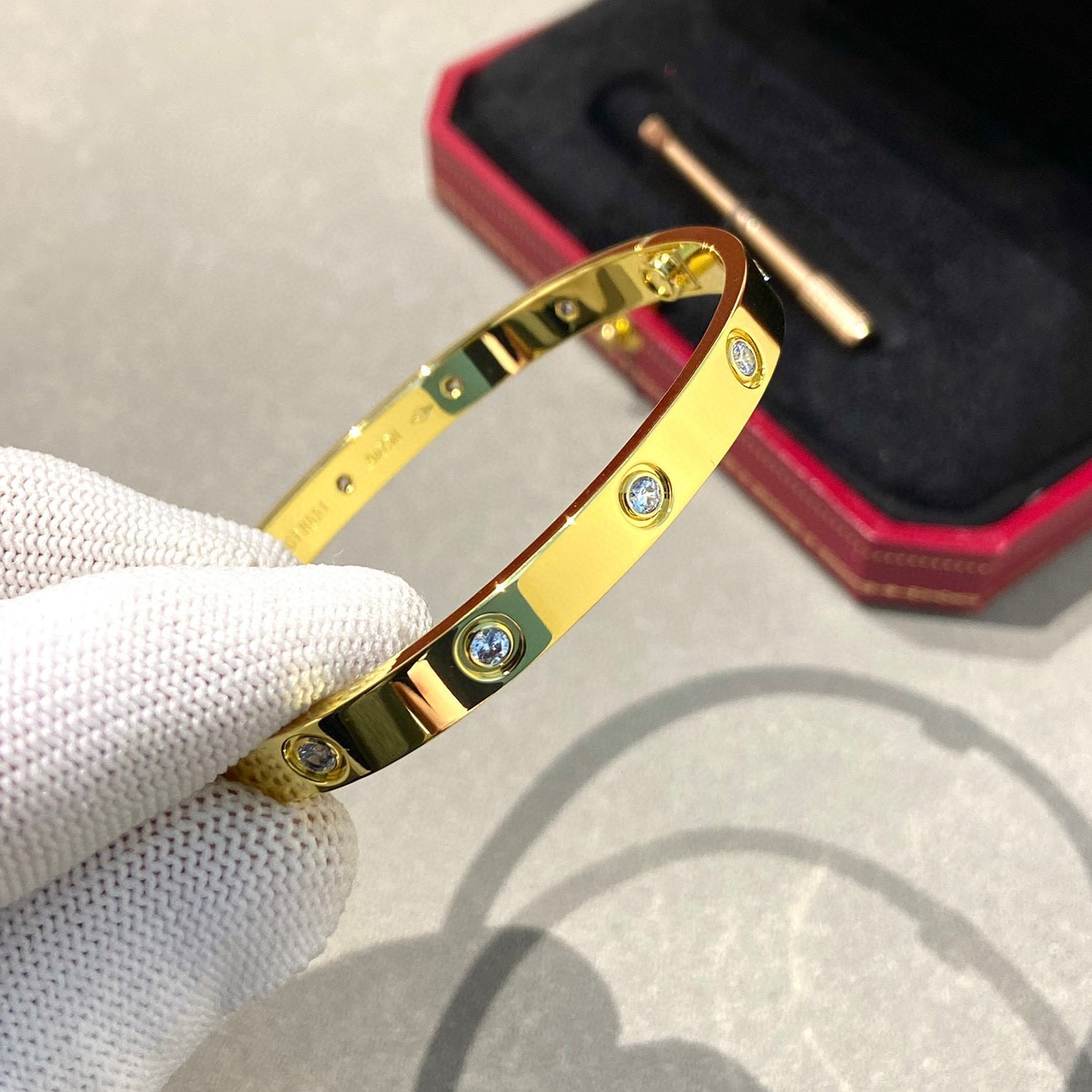 ¡®Imperial¡¯LOVE BRACELET 6.1MM 10 DIAMONDS