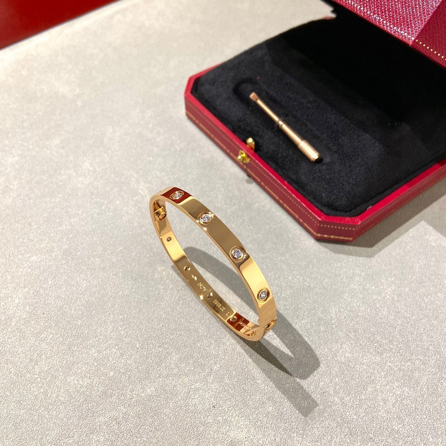 ¡®Imperial¡¯LOVE BRACELET 6.1MM 10 DIAMONDS