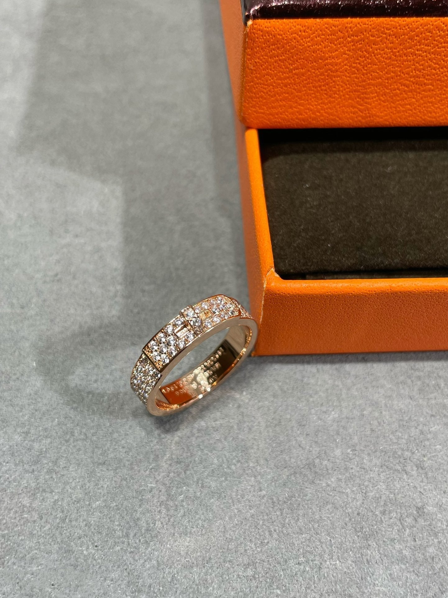 ¡®Imperial¡¯KELLY PINK GOLD DIAMOND RING