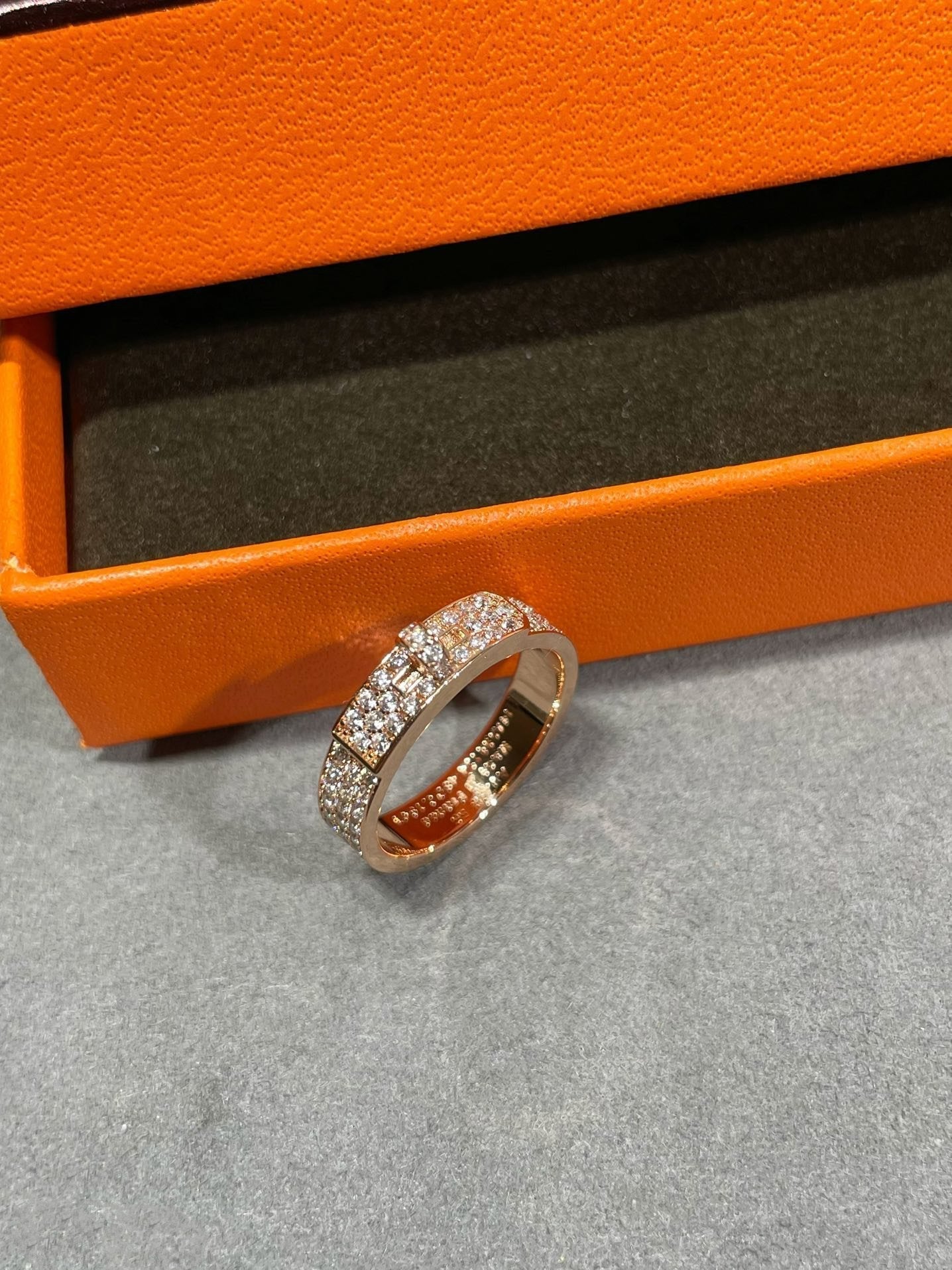 ¡®Imperial¡¯KELLY PINK GOLD DIAMOND RING