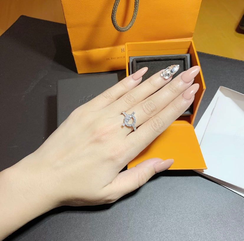 ¡®Imperial¡¯ECHAPPEE RING SILVER DIAMOND