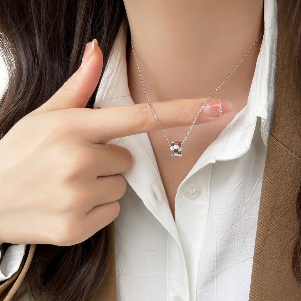 ¡®Imperial¡¯BEE MINI PEDANT DIAMOND NECKLACE