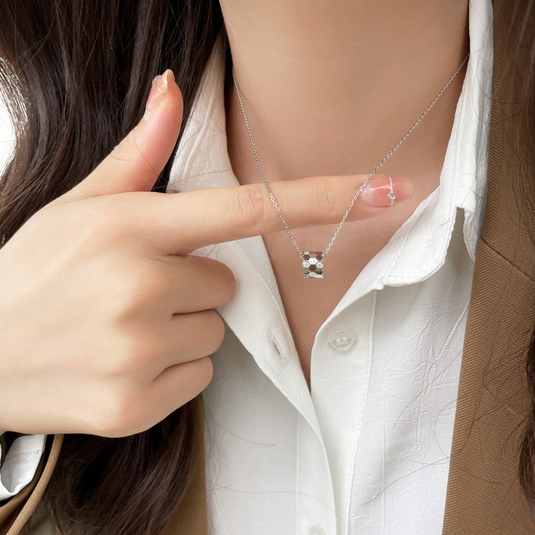 ¡®Imperial¡¯BEE MINI PEDANT DIAMOND NECKLACE