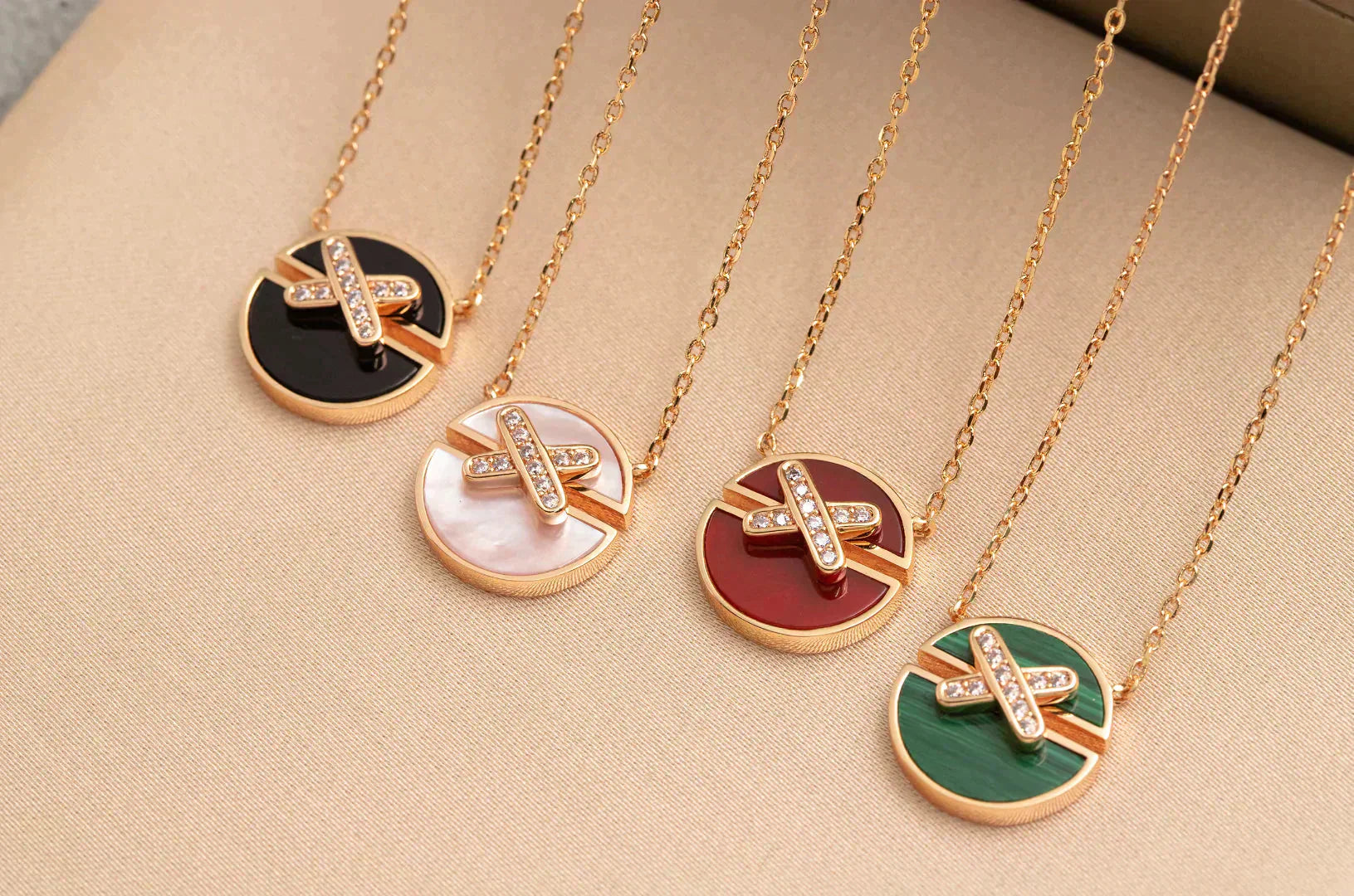 ¡®Imperial¡¯JEUX DE ROSE GOLD DIAMOND NECKLACE