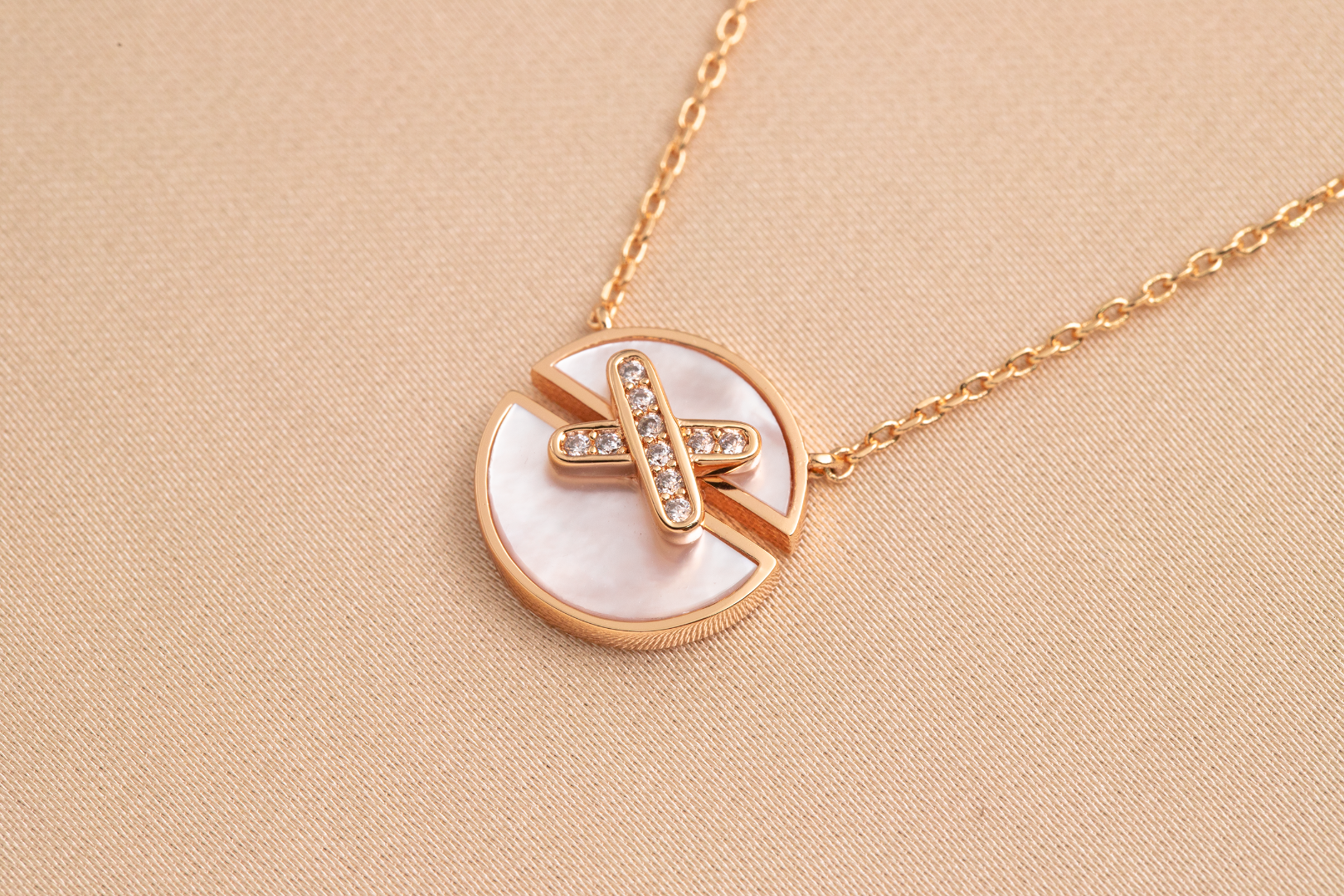 ¡®Imperial¡¯JEUX DE PINK GOLD DIAMOND NECKLACE
