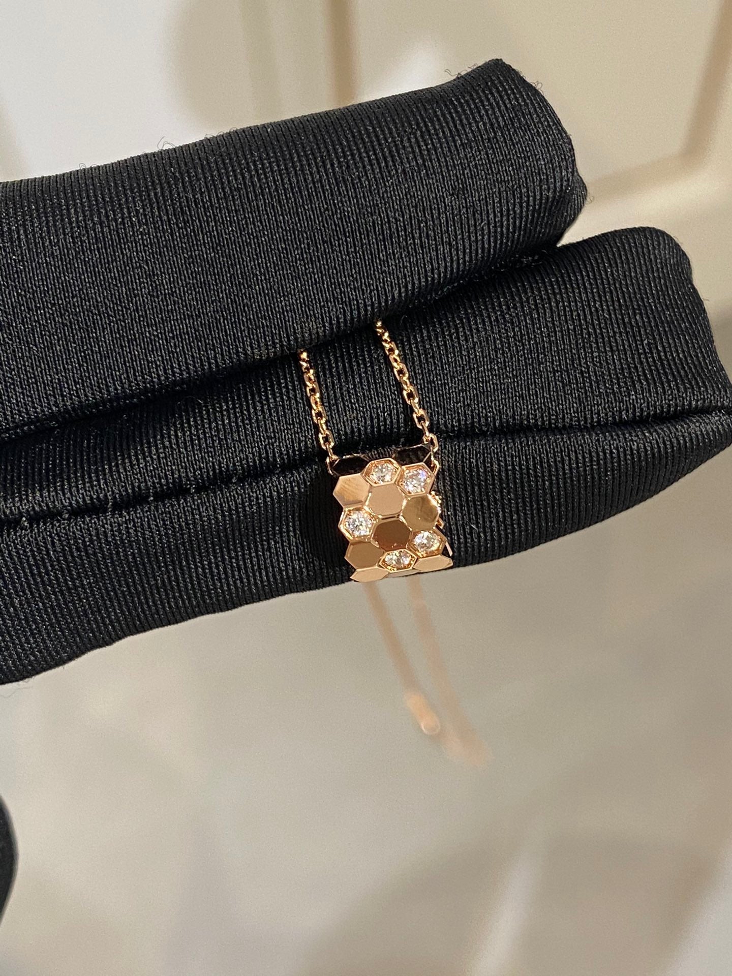 ¡®Imperial¡¯BEE LOVE DIAMOND NECKLACE