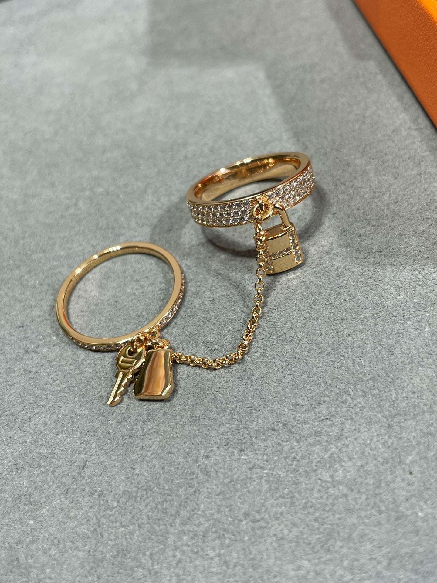 ¡®Imperial¡¯HM KELLY CLOCHETTE DOUBLE RING IN  WITH DIAMONDS