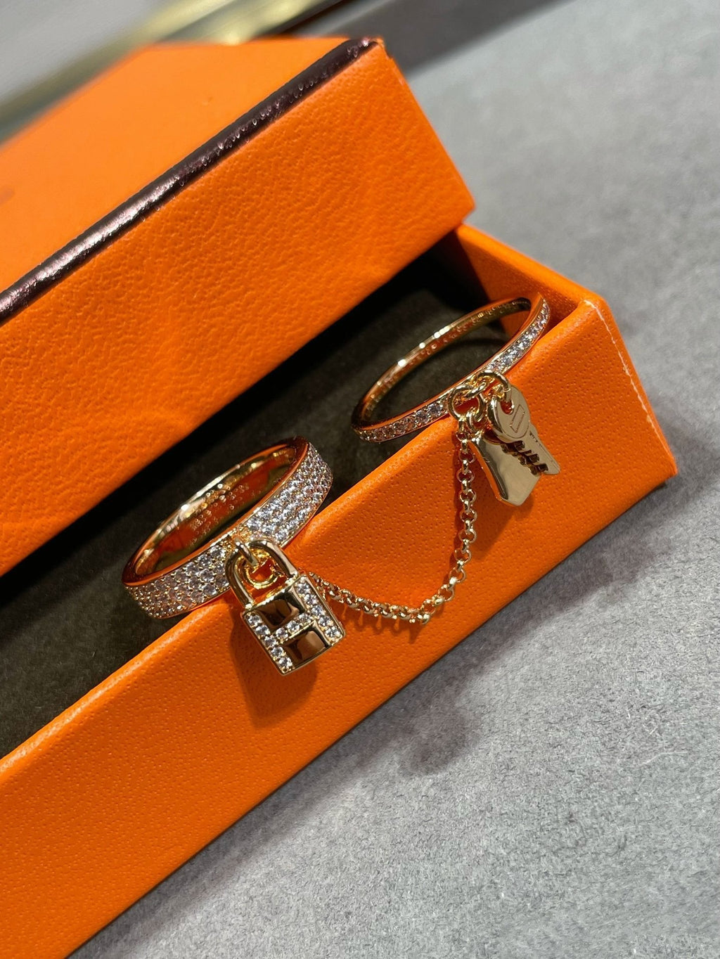 ¡®Imperial¡¯HM KELLY CLOCHETTE DOUBLE RING IN  WITH DIAMONDS