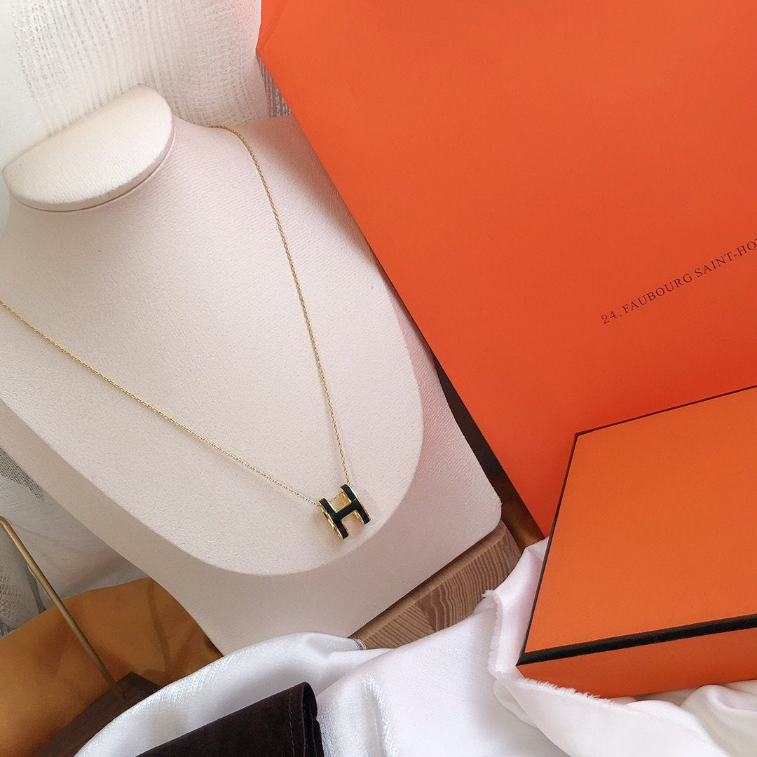 ¡®Imperial¡¯HM CLIC BLACK ENAMEL GOLD NECKLACE