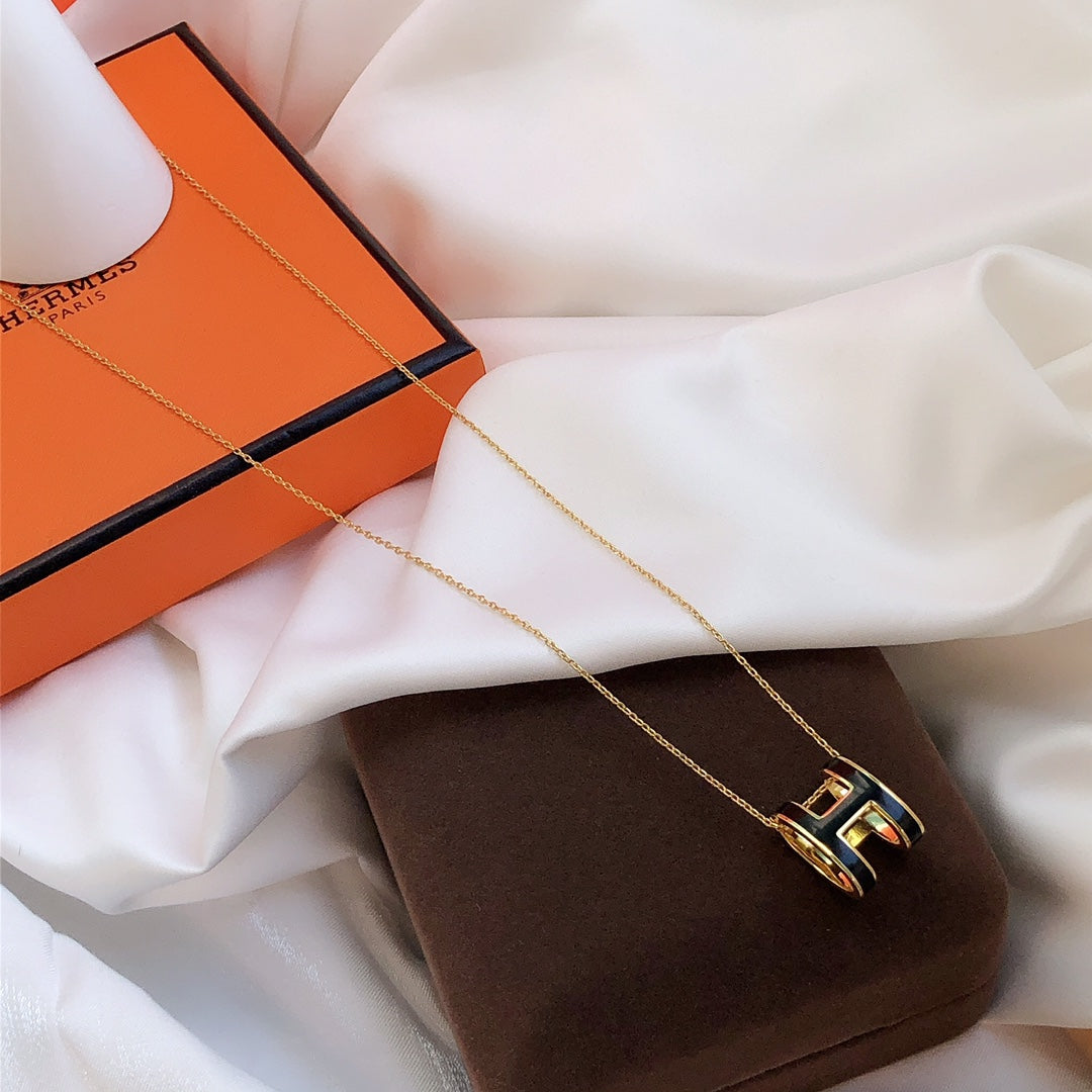 ¡®Imperial¡¯HM CLIC BLACK ENAMEL GOLD NECKLACE