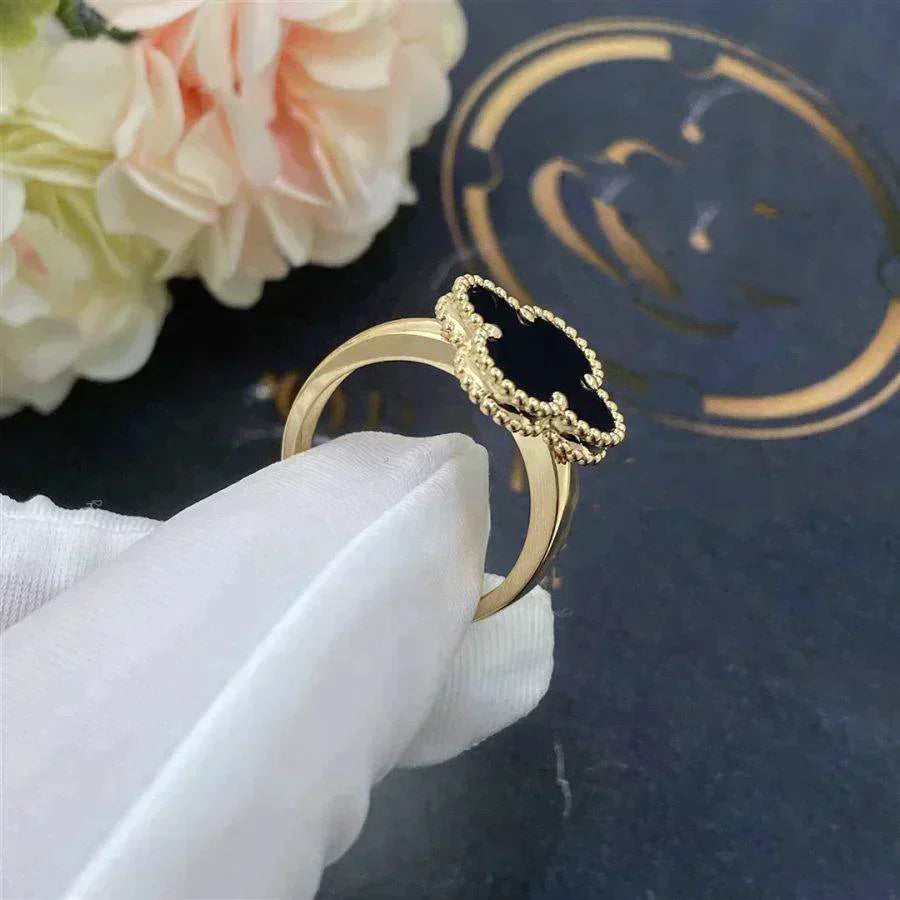 ¡®Imperial¡¯CLOVER ONYX RING