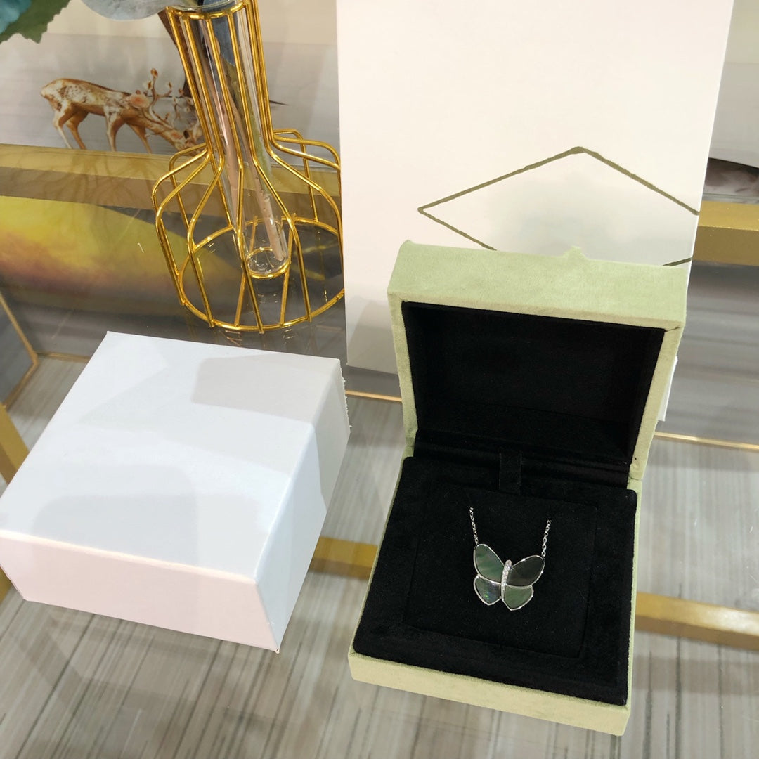 ¡®Imperial¡¯LARGE BUTTERFLY SILVER PENDANT DIAMOND NECKLACE