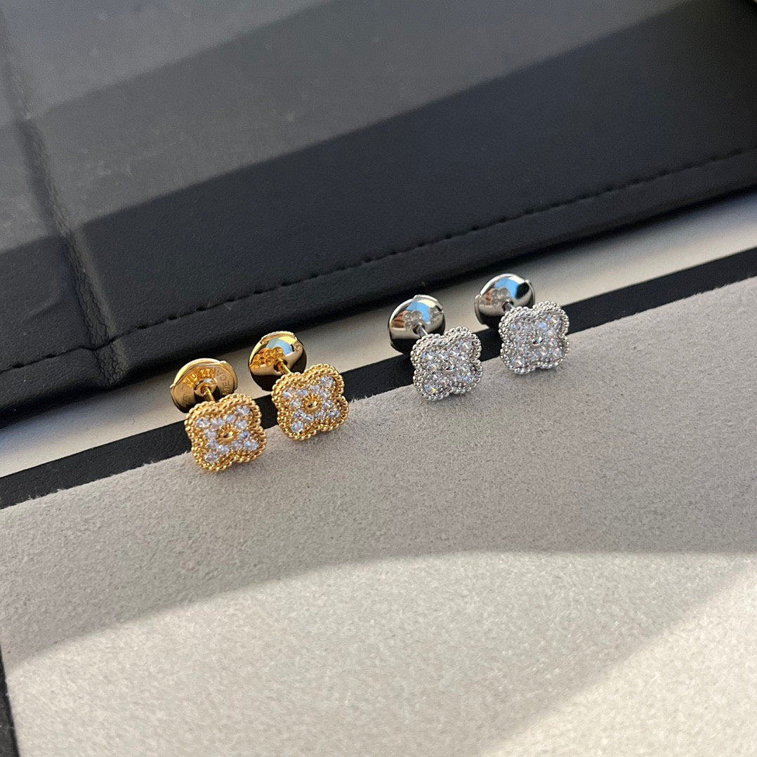 ¡®Imperial¡¯CLOVER MINI DIAMOND STUD EARRINGS